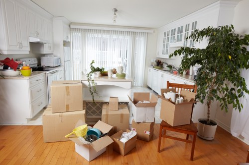 Removal van service terms with cancellation and access rules